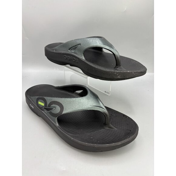 Oofos Mens Size 12 Black & Silver OOfoam Recovery Flip Flops Sandals Lightweight - Picture 1 of 9